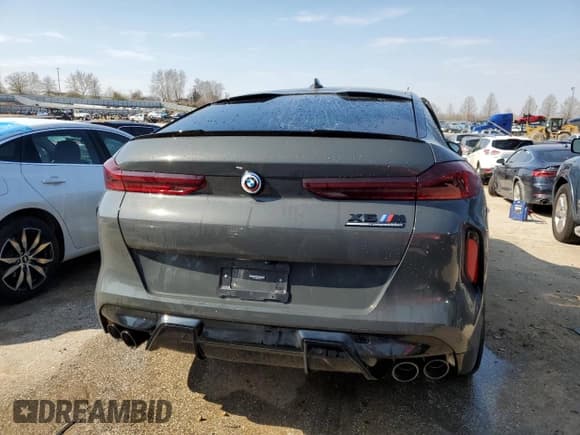✅ 2022 BMW X6 M • VIN: 5YMCY0C08N9M70787 • Lot: 45865613. Wystawiony na Copart z przebiegiem 8 433 mil. Bezpłatny archiwum sprzedaży aukcyjnych z USA i szczegółowy raport historii pojazdu na DreamBid. Zdjęcie 6.