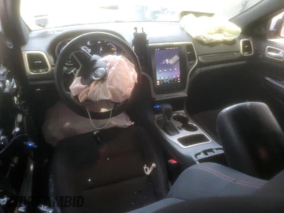 ✅ 2017 Jeep Grand Cherokee 75th Anniversary • VIN: 1C4RJEAG0HC664452 • Lot: 56218785. Listed on Copart with 109,627 mi. Free auction sales archive from the USA and detailed vehicle history report at DreamBid. Image 8.