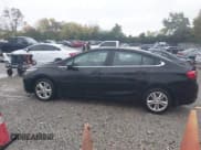 ✅ 2018 Chevrolet Cruze LT • VIN: 1G1BE5SM8J7234587 • Lot: 43569915. Wystawiony na IAAI z przebiegiem 72 947 mil. Bezpłatny archiwum sprzedaży aukcyjnych z USA i szczegółowy raport historii pojazdu na DreamBid. Zdjęcie 14.