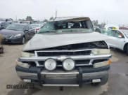 ✅ 2001 Chevrolet Suburban LS • VIN: 3GNEC16T81G147773 • Лот: 42554006. Опубликован ранее на IAAI с пробегом 235 299 миль. Бесплатный доступ к архиву аукционных продаж из США и подробный отчёт об истории автомобиля на DreamBid. Изображение 13.