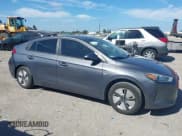 ✅ 2018 Hyundai Ioniq Blue • VIN: KMHC65LC8JU062766 • Lot: 41478341. Wystawiony na IAAI z przebiegiem 73 944 mil. Bezpłatny archiwum sprzedaży aukcyjnych z USA i szczegółowy raport historii pojazdu na DreamBid. Zdjęcie 13.