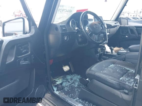 ✅ 2017 Mercedes-Benz G 550 • VIN: WDCYC3KF2HX278067 • Lot: 40447929. Wystawiony na IAAI z przebiegiem 70 674 mil. Bezpłatny archiwum sprzedaży aukcyjnych z USA i szczegółowy raport historii pojazdu na DreamBid. Zdjęcie 18.