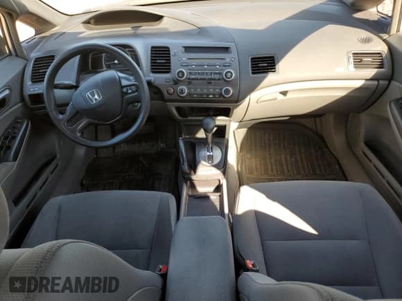 ✅ 2008 Honda Civic DX-G • VIN: 2HGFA16448H121355 • Lot: 80648615. Wystawiony na Copart z przebiegiem 431 169 mil. Bezpłatny archiwum sprzedaży aukcyjnych z USA i szczegółowy raport historii pojazdu na DreamBid. Zdjęcie 8.