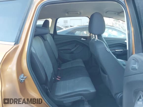 ✅ 2016 Ford Escape SE • VIN: 1FMCU9GX5GUC89240 • Lot: 43723922. Wystawiony na IAAI z przebiegiem 117 832 mil. Bezpłatny archiwum sprzedaży aukcyjnych z USA i szczegółowy raport historii pojazdu na DreamBid. Zdjęcie 8.