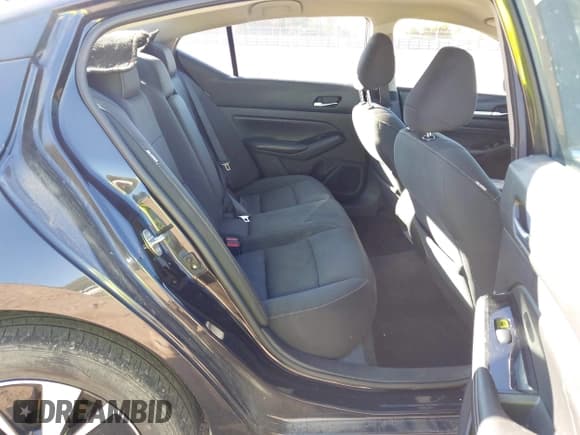 ✅ 2021 Nissan Altima SV • VIN: 1N4BL4DW2MN307142 • Lot: 43425404. Wystawiony na IAAI z przebiegiem 101 973 mil. Bezpłatny archiwum sprzedaży aukcyjnych z USA i szczegółowy raport historii pojazdu na DreamBid. Zdjęcie 8.