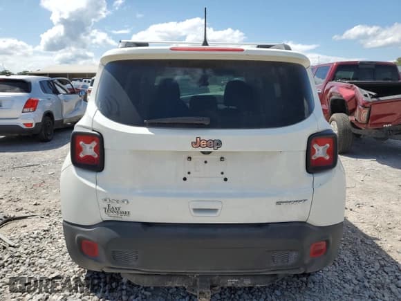 ✅ 2022 Jeep Renegade Sport • VIN: ZACNJDA13NPN64368 • Lot: 61353555. Wystawiony na Copart z przebiegiem Nie podano. Bezpłatny archiwum sprzedaży aukcyjnych z USA i szczegółowy raport historii pojazdu na DreamBid. Zdjęcie 6.