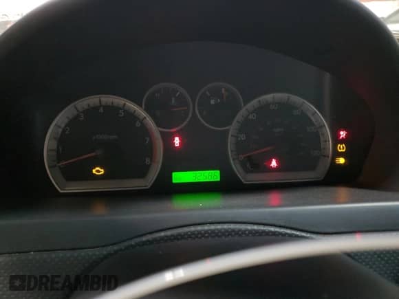 2010 Chevrolet Aveo 1LT z VIN KL1TD5DEXAB053337, wystawiony jako Copart lot #85588644 z przebiegiem 32 586 mil mil oraz Czysty tytuł • Clean title. Historia ofert i sprzedaży dostępna na DreamBid. Obrazek 9.