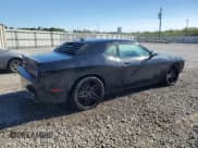 ✅ 2016 Dodge Challenger R/T • VIN: 2C3CDZBT5GH142951 • Lot: 49958084. Wystawiony na Copart z przebiegiem 137 662 mil. Bezpłatny archiwum sprzedaży aukcyjnych z USA i szczegółowy raport historii pojazdu na DreamBid. Zdjęcie 3.