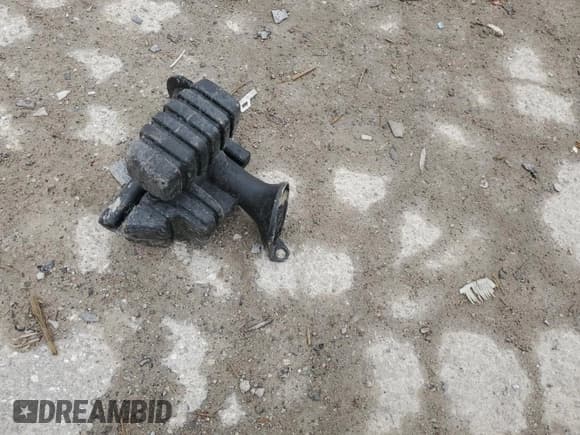 ✅ 2010 Chevrolet Silverado 1500 1HY • VIN: 3GCXKUEJ0AG131282 • Lot: 49652055. Listed on Copart with 209,901 mi. Free auction sales archive from the USA and detailed vehicle history report at DreamBid. Image 14.