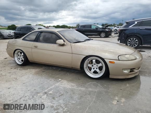 ✅ 1992 Lexus SC • VIN: JT8JZ31C3N0006398 • Lot: 71981485. Wystawiony na Copart z przebiegiem 197 547 mil. Bezpłatny archiwum sprzedaży aukcyjnych z USA i szczegółowy raport historii pojazdu na DreamBid. Zdjęcie 4.
