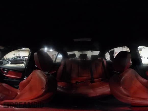 ✅ 2013 BMW 3 Series 328i xDrive • VIN: WBA3B3C5XDF532372 • Лот: 41876130. Опубликован ранее на IAAI с пробегом 121 545 миль. Бесплатный доступ к архиву аукционных продаж из США и подробный отчёт об истории автомобиля на DreamBid. Изображение 18.