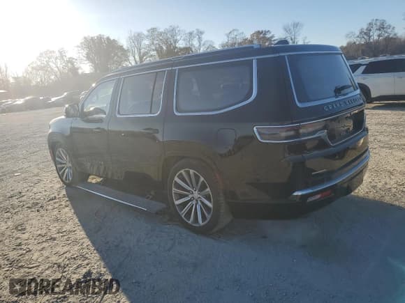 ✅ 2022 Jeep Grand Wagoneer Series II • VIN: 1C4SJVFJ8NS139713 • Lot: 81288414. Wystawiony na Copart z przebiegiem 35 798 mil. Bezpłatny archiwum sprzedaży aukcyjnych z USA i szczegółowy raport historii pojazdu na DreamBid. Zdjęcie 2.