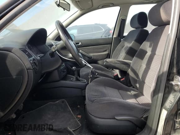 ✅ 1999 Volkswagen Golf • VIN: WVWGC31J1XW684403 • Лот: 47682145. Опубликован ранее на Copart с пробегом 70 969 миль. Бесплатный доступ к архиву аукционных продаж из США и подробный отчёт об истории автомобиля на DreamBid. Изображение 7.