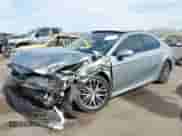 2022 Toyota Camry XLE z VIN 4T1F11AK3NU033583, wystawiony jako IAAI lot #42358589 z przebiegiem 120 000 mil mil oraz . Historia ofert i sprzedaży dostępna na DreamBid. Obrazek 6.