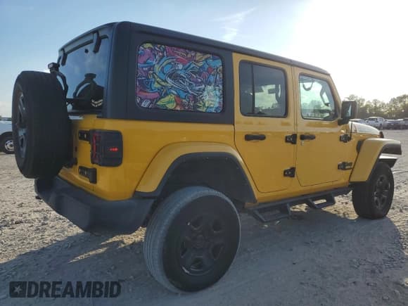 ✅ 2021 Jeep Wrangler Unlimited Sport Altitude • VIN: 1C4HJXDN2MW720806 • Lot: 89556735. Wystawiony na Copart z przebiegiem 30 793 mil. Bezpłatny archiwum sprzedaży aukcyjnych z USA i szczegółowy raport historii pojazdu na DreamBid. Zdjęcie 3.