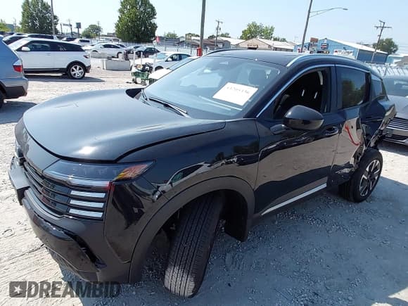 ✅ 2025 Nissan Kicks SV • VIN: 3N8AP6CB2SL438867 • Lot: 43205336. Wystawiony na IAAI z przebiegiem 401 mil. Bezpłatny archiwum sprzedaży aukcyjnych z USA i szczegółowy raport historii pojazdu na DreamBid. Zdjęcie 17.