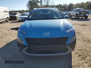 2022 Hyundai Kona SEL с VIN KM8K32AB3NU769860, выставлен на аукционе Copart как лот 38027333 с пробегом 17 550 миль миль и . История ставок и продаж доступна на DreamBid. Изображение 5.