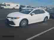 2023 Toyota Camry Hybrid LE z VIN 4T1H31AK4PU047742, wystawiony jako IAAI lot #42683858 z przebiegiem 19 619 mil mil oraz . Historia ofert i sprzedaży dostępna na DreamBid. Obrazek 17.