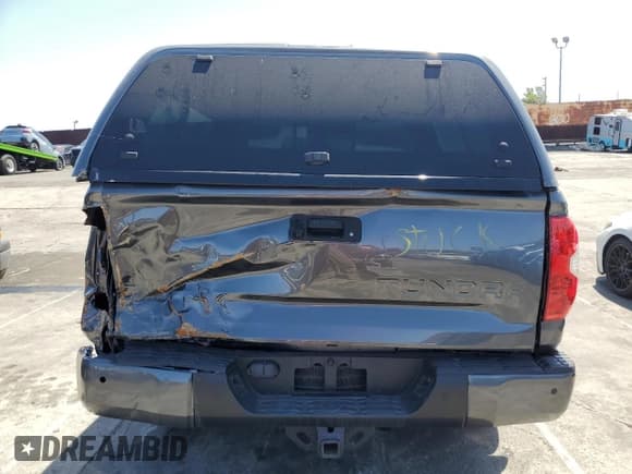 ✅ 2017 Toyota Tundra SR5 • VIN: 5TFEY5F13HX223809 • Лот: 51860385. Опубликован ранее на Copart с пробегом 83 249 миль. Бесплатный доступ к архиву аукционных продаж из США и подробный отчёт об истории автомобиля на DreamBid. Изображение 6.