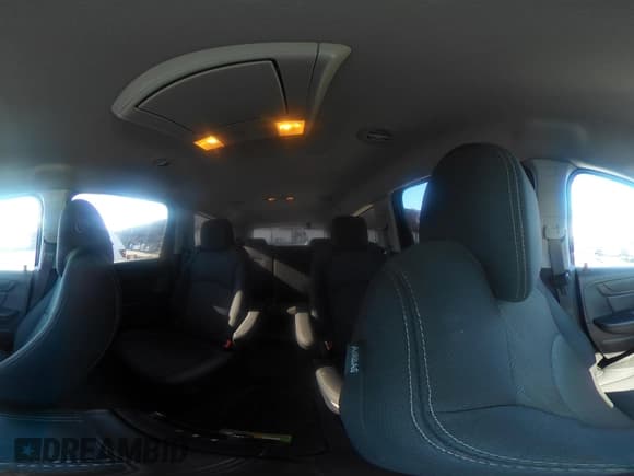 ✅ 2015 Chevrolet Traverse LT • VIN: 1GNKRGKD5FJ292200 • Lot: 43601906. Wystawiony na IAAI z przebiegiem 165 844 mil. Bezpłatny archiwum sprzedaży aukcyjnych z USA i szczegółowy raport historii pojazdu na DreamBid. Zdjęcie 18.