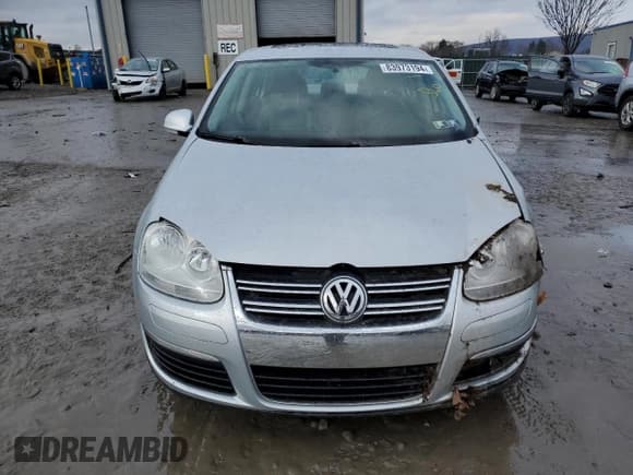 ✅ 2009 Volkswagen Jetta SE • VIN: 3VWRZ71K89M062050 • Lot: 83973194. Listed on Copart with 48,996 mi. Free auction sales archive from the USA and detailed vehicle history report at DreamBid. Image 5.