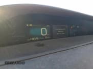 ✅ 2017 Toyota Prius Premium • VIN: JTDKARFP6H3053035 • Lot: 93818675. Wystawiony na Copart z przebiegiem 100 376 mil. Bezpłatny archiwum sprzedaży aukcyjnych z USA i szczegółowy raport historii pojazdu na DreamBid. Zdjęcie 9.