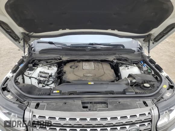 ✅ 2016 Land Rover Range Rover • VIN: SALGR2KF0GA318716 • Lot: 55032114. Listed on Copart with 67,737 mi. Free auction sales archive from the USA and detailed vehicle history report at DreamBid. Image 12.