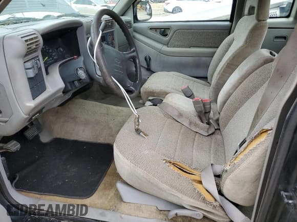 ✅ 1996 Chevrolet S-10 LS • VIN: 1GCCS19X0TK105806 • Лот: 73741084. Опубликован ранее на Copart с пробегом 166 489 миль. Бесплатный доступ к архиву аукционных продаж из США и подробный отчёт об истории автомобиля на DreamBid. Изображение 7.