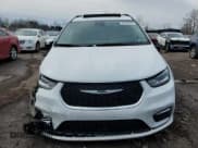 ✅ 2023 Chrysler Pacifica Limited • VIN: 2C4RC3GG3PR580492 • Lot: 43747715. Listed on Copart with 16,983 mi. Free auction sales archive from the USA and detailed vehicle history report at DreamBid. Image 5.