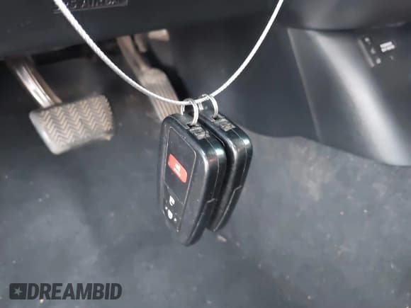 ✅ 2018 Toyota Prius Four • VIN: JTDKARFU9J3063697 • Lot: 43510777. Wystawiony na IAAI z przebiegiem 202 198 mil. Bezpłatny archiwum sprzedaży aukcyjnych z USA i szczegółowy raport historii pojazdu na DreamBid. Zdjęcie 11.