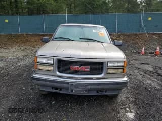 ✅ 1999 GMC Suburban • VIN: 3GKFK16RXXG541485 • Lot: 49271315. Wystawiony na Copart z przebiegiem 238 043 mil. Bezpłatny archiwum sprzedaży aukcyjnych z USA i szczegółowy raport historii pojazdu na DreamBid. Zdjęcie 5.