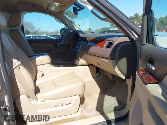 ✅ 2012 GMC Yukon XL SLT • VIN: 1GKS1KE01CR104625 • Lot: 41591681. Listed on IAAI with 170,469 mi. Free auction sales archive from the USA and detailed vehicle history report at DreamBid. Image 5.