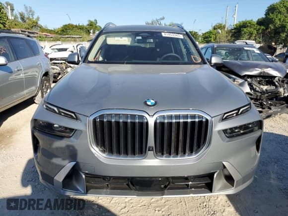 ✅ 2023 BMW X7 xDrive40i • VIN: 5UX23EM02P9P28740 • Lot: 41453343. Listed on Copart with 3,095 mi. Free auction sales archive from the USA and detailed vehicle history report at DreamBid. Image 5.