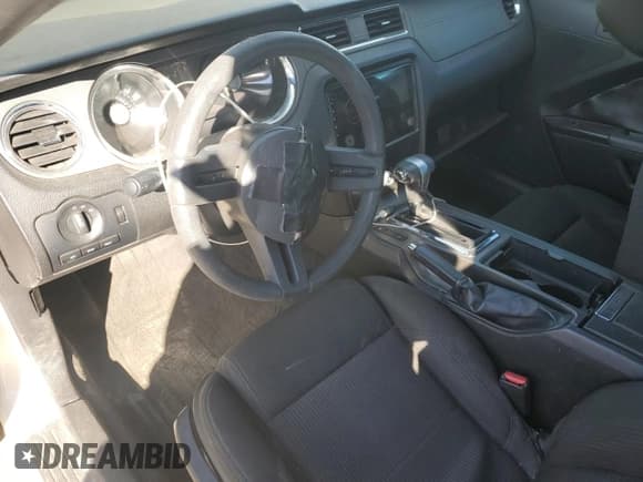 ✅ 2011 Ford Mustang V6 • VIN: 1ZVBP8AM3B5141426 • Lot: 91141185. Listed on Copart with 140,234 mi. Free auction sales archive from the USA and detailed vehicle history report at DreamBid. Image 8.