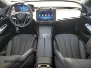 ✅ 2025 Mercedes-Benz E 350 • VIN: W1KLF4HB7SA114055 • Lot: 61244865. Wystawiony na Copart z przebiegiem 4 047 mil. Bezpłatny archiwum sprzedaży aukcyjnych z USA i szczegółowy raport historii pojazdu na DreamBid. Zdjęcie 8.