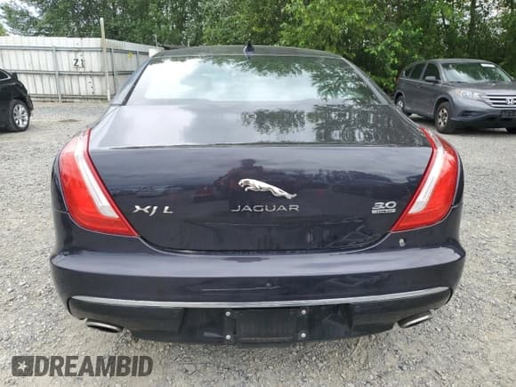 ✅ 2016 Jaguar XJ Portfolio • VIN: SAJWJ2GDXG8V93228 • Lot: 62832115. Listed on Copart with 45,536 mi. Free auction sales archive from the USA and detailed vehicle history report at DreamBid. Image 6.