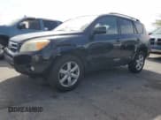 ✅ 2007 Toyota RAV4 Limited • VIN: JTMBD31V576038940 • Lot: 58601225. Wystawiony na Copart z przebiegiem 165 682 mil. Bezpłatny archiwum sprzedaży aukcyjnych z USA i szczegółowy raport historii pojazdu na DreamBid. Zdjęcie 1.