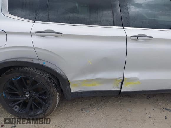 ✅ 2022 Mitsubishi Outlander SE • VIN: JA4J4UA88NZ070802 • Lot: 42962978. Listed on IAAI with 71,037 mi. Free auction sales archive from the USA and detailed vehicle history report at DreamBid. Image 6.