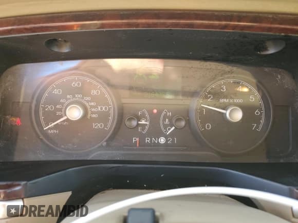 ✅ 2006 Lincoln Town Car Signature • VIN: 1LNHM81W86Y647017 • Лот: 85908655. Опубликован ранее на Copart с пробегом 216 405 миль. Бесплатный доступ к архиву аукционных продаж из США и подробный отчёт об истории автомобиля на DreamBid. Изображение 9.