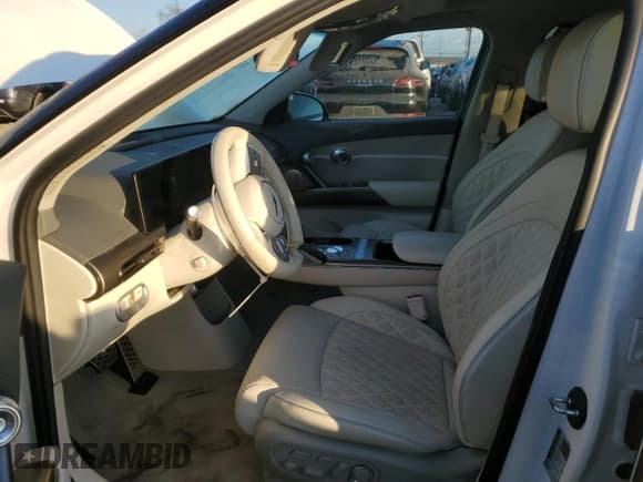 ✅ 2023 Genesis GV60 Performance • VIN: KMUKEDTB6PU004942 • Лот: 50277225. Опубликован ранее на Copart с пробегом 11 205 миль. Бесплатный доступ к архиву аукционных продаж из США и подробный отчёт об истории автомобиля на DreamBid. Изображение 7.