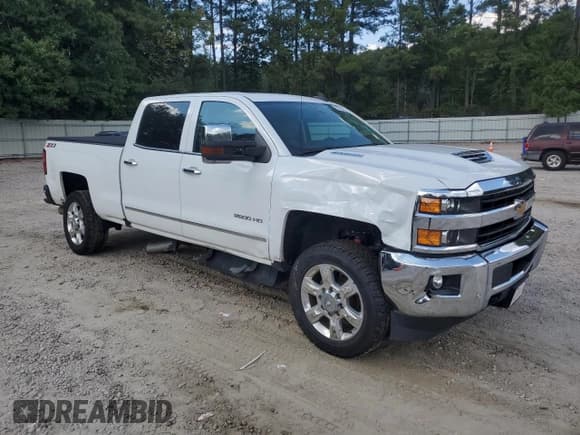 ✅ 2018 Chevrolet Silverado 2500HD LTZ • VIN: 1GC1KWEY4JF194773 • Lot: 81467895. Wystawiony na Copart z przebiegiem 68 545 mil. Bezpłatny archiwum sprzedaży aukcyjnych z USA i szczegółowy raport historii pojazdu na DreamBid. Zdjęcie 4.