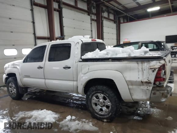 ✅ 2012 Toyota Tacoma • VIN: 3TMLU4EN9CM086455 • Lot: 41398671. Listed on IAAI with 241,138 mi. Free auction sales archive from the USA and detailed vehicle history report at DreamBid. Image 14.
