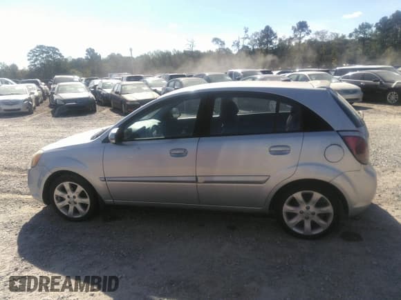 ✅ 2010 Kia Rio SX • VIN: KNADH5A32A6652324 • Lot: 43299138. Wystawiony na IAAI z przebiegiem 129 584 mil. Bezpłatny archiwum sprzedaży aukcyjnych z USA i szczegółowy raport historii pojazdu na DreamBid. Zdjęcie 14.