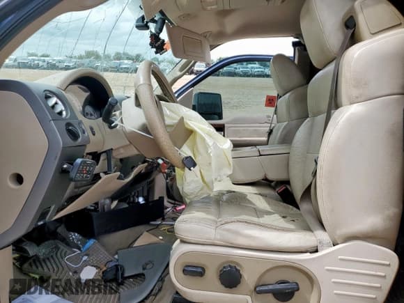 ✅ 2004 Ford F-150 XL • VIN: 1FTPX12504NB83448 • Lot: 63530225. Wystawiony na Copart z przebiegiem 126 340 mil. Bezpłatny archiwum sprzedaży aukcyjnych z USA i szczegółowy raport historii pojazdu na DreamBid. Zdjęcie 7.