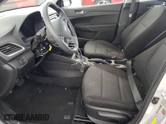 2019 Hyundai Accent SE z VIN 3KPC24A33KE080928, wystawiony jako Copart lot #61321323 z przebiegiem 58 992 mil mil oraz . Historia ofert i sprzedaży dostępna na DreamBid. Obrazek 7.