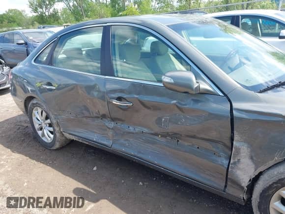 2008 Hyundai Azera Limited с VIN KMHFC46FX8A263425, выставлен на аукционе IAAI как лот 42254129 с пробегом 58 480 миль миль и . История ставок и продаж доступна на DreamBid. Изображение 13.