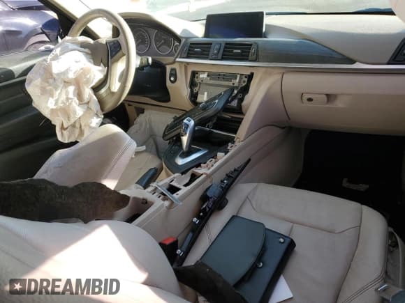 ✅ 2013 BMW 3 Series 328i xDrive • VIN: WBA3B3C52DF539140 • Лот: 81368985. Опубликован ранее на Copart с пробегом Не указан. Бесплатный доступ к архиву аукционных продаж из США и подробный отчёт об истории автомобиля на DreamBid. Изображение 8.