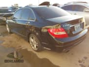 ✅ 2012 Mercedes-Benz C 250 Sport • VIN: WDDGF4HB1CR238374 • Lot: 43840696. Wystawiony na IAAI z przebiegiem 132 800 mil. Bezpłatny archiwum sprzedaży aukcyjnych z USA i szczegółowy raport historii pojazdu na DreamBid. Zdjęcie 3.