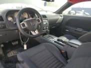 ✅ 2013 Dodge Challenger SXT • VIN: 2C3CDYAG0DH581999 • Lot: 47864305. Wystawiony na Copart z przebiegiem Nie podano. Bezpłatny archiwum sprzedaży aukcyjnych z USA i szczegółowy raport historii pojazdu na DreamBid. Zdjęcie 8.