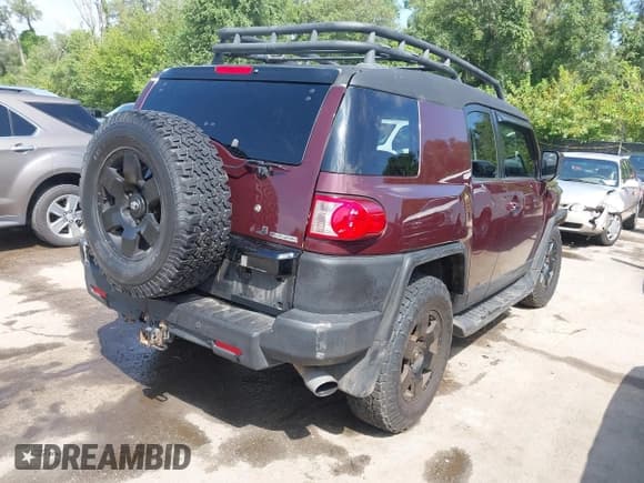 ✅ 2007 Toyota FJ Cruiser • VIN: JTEBU11F170003517 • Лот: 42981636. Опубликован ранее на IAAI с пробегом 169 928 миль. Бесплатный доступ к архиву аукционных продаж из США и подробный отчёт об истории автомобиля на DreamBid. Изображение 4.